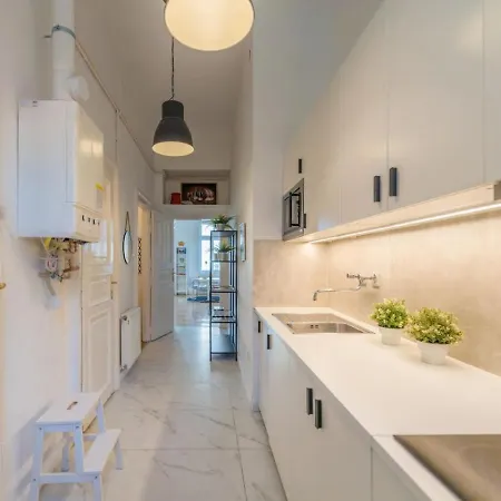 Daire Sunny Penthouse At The Boulevard *