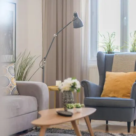 Sunny Penthouse At The Boulevard Budapeşte