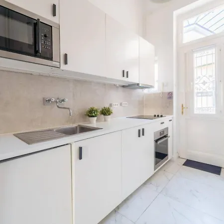 Sunny Penthouse At The Boulevard Daire